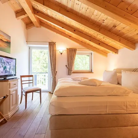 Holiday home Loisach Haeusl