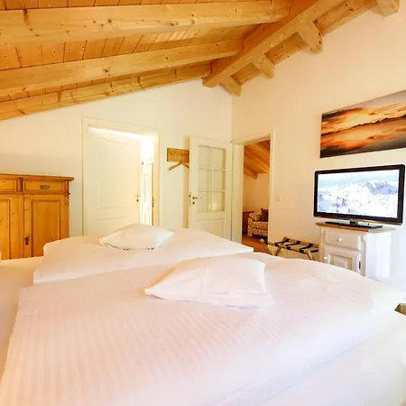Loisach Haeusl Holiday home *